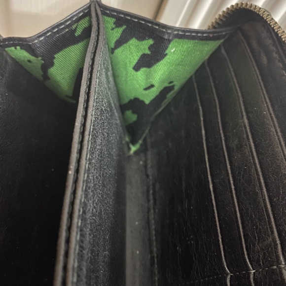 Marc by Marc Jacobs Leather Wallet - Picture 6 of 9